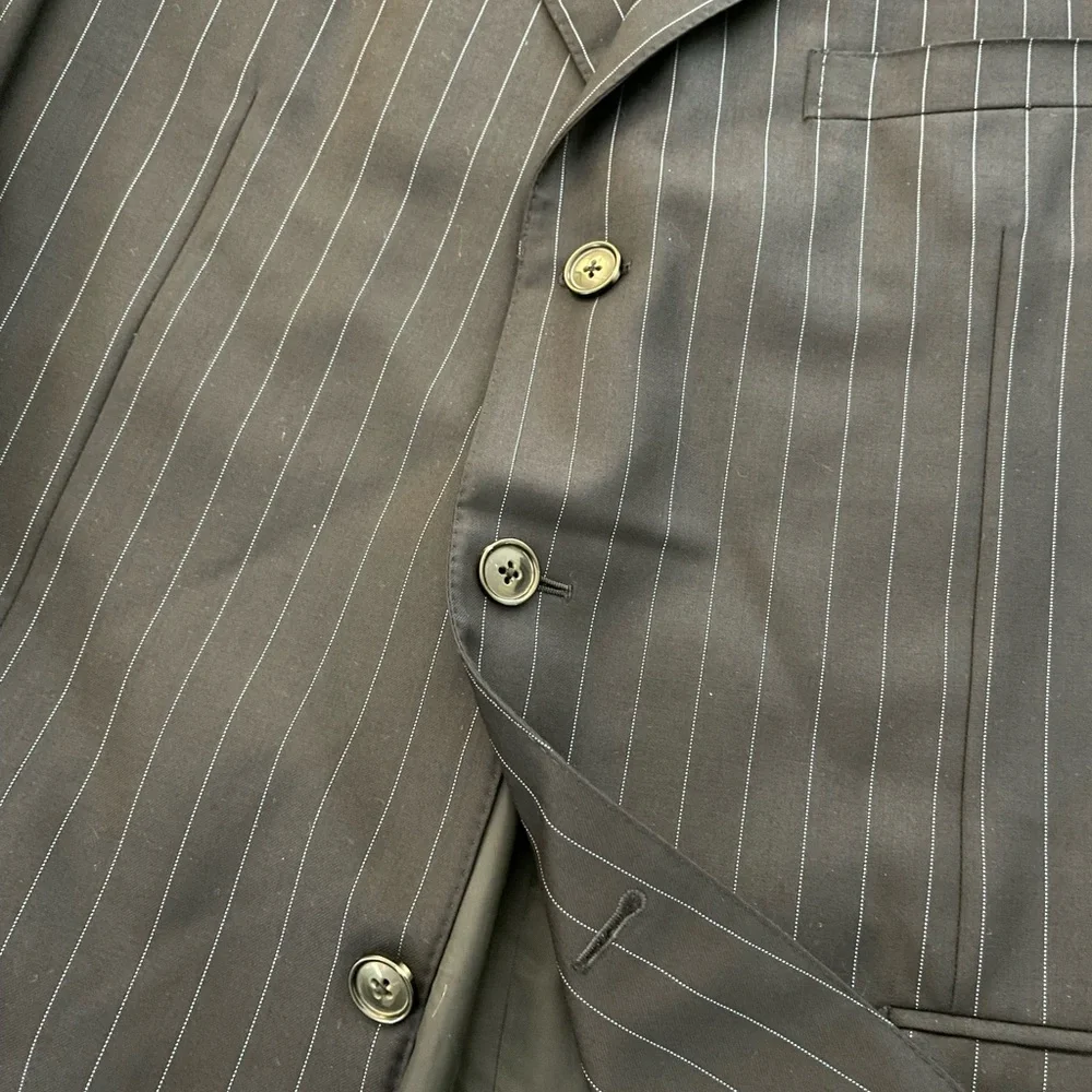 Ermenegildo Zegna Vintage 3-Button Pinstripe Trofeo Wool Jacket in Navy 44‎ L